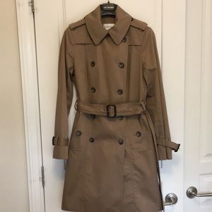Club Monaco classic cotton trench coat in dark tan size medium